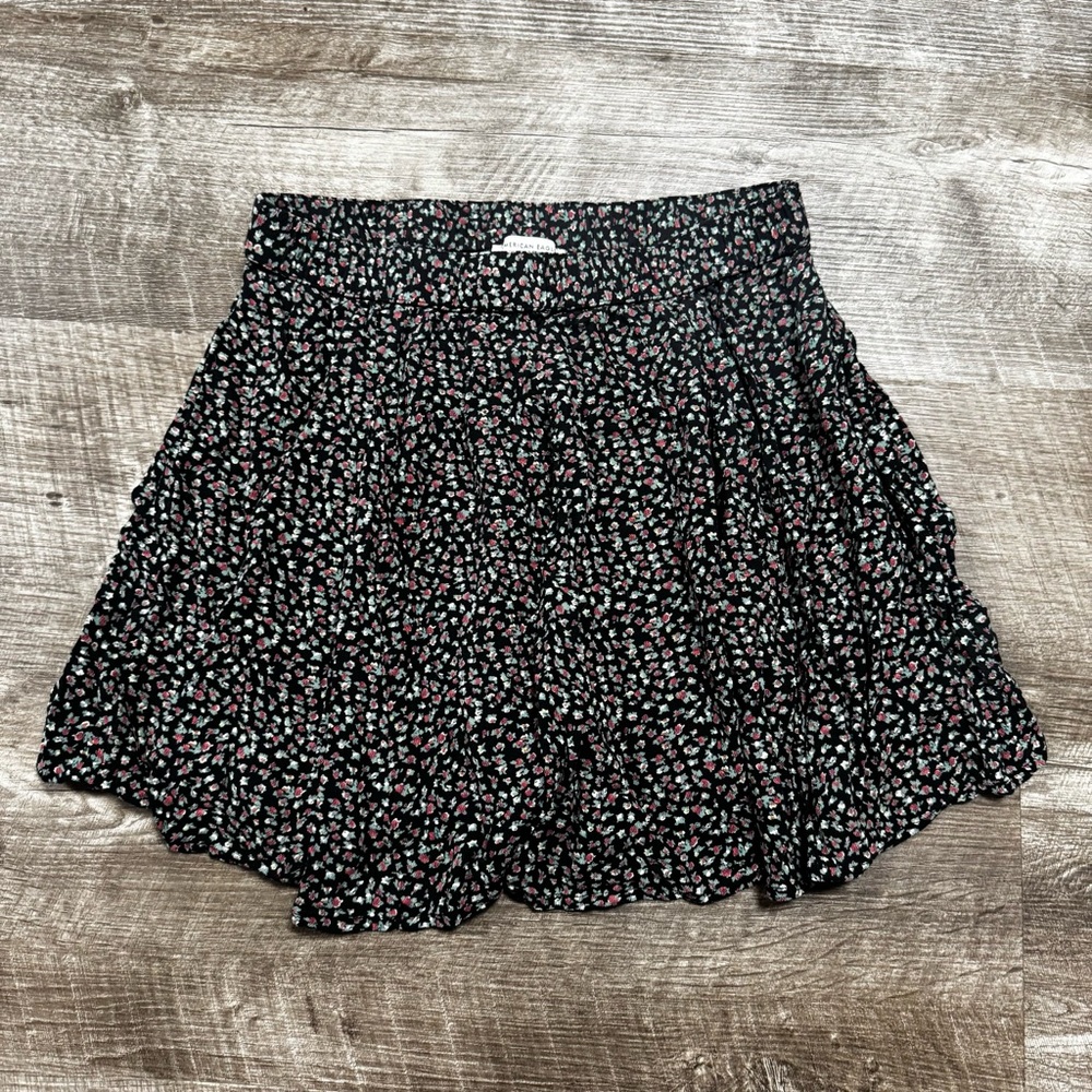 American Eagle Floral Mini Skirt Size XS